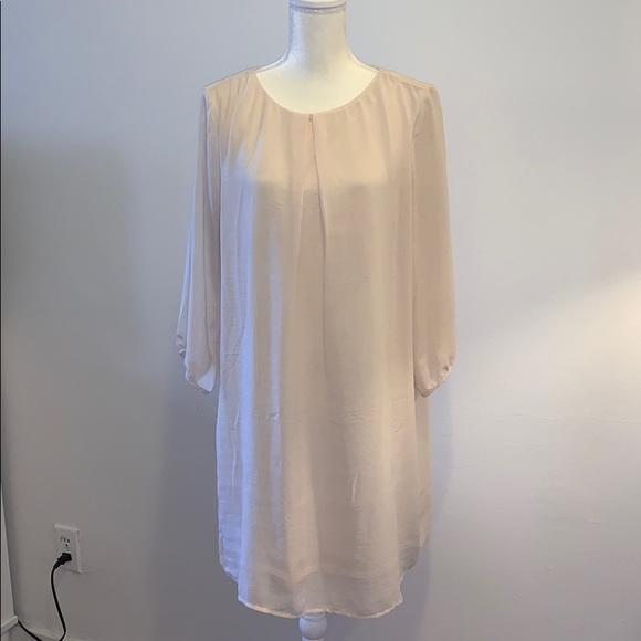 H&M Dresses & Skirts - H&M Ivory Flowy Dress